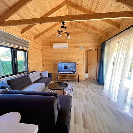 Karya Tree House 度假居